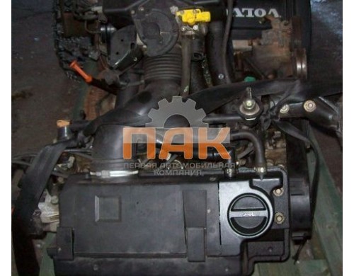 Двигатель на Peugeot 2.0 фото